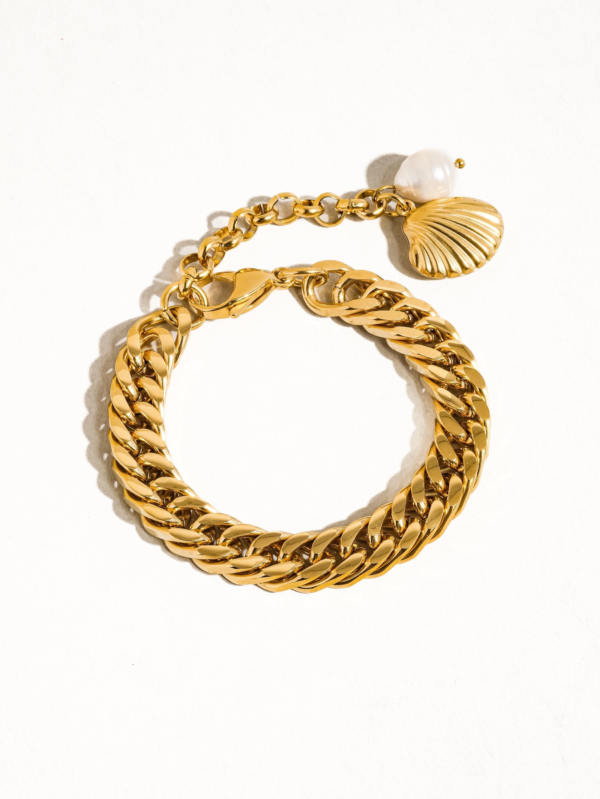 18K Gold Non-Tarnish Shell Pearl Chain Bracelet